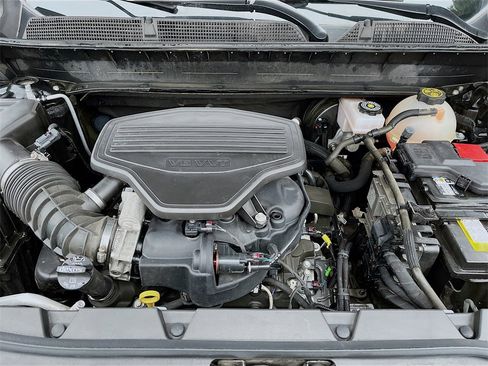 Used 2022 GMC Acadia SLT w/ Technology Package image 31