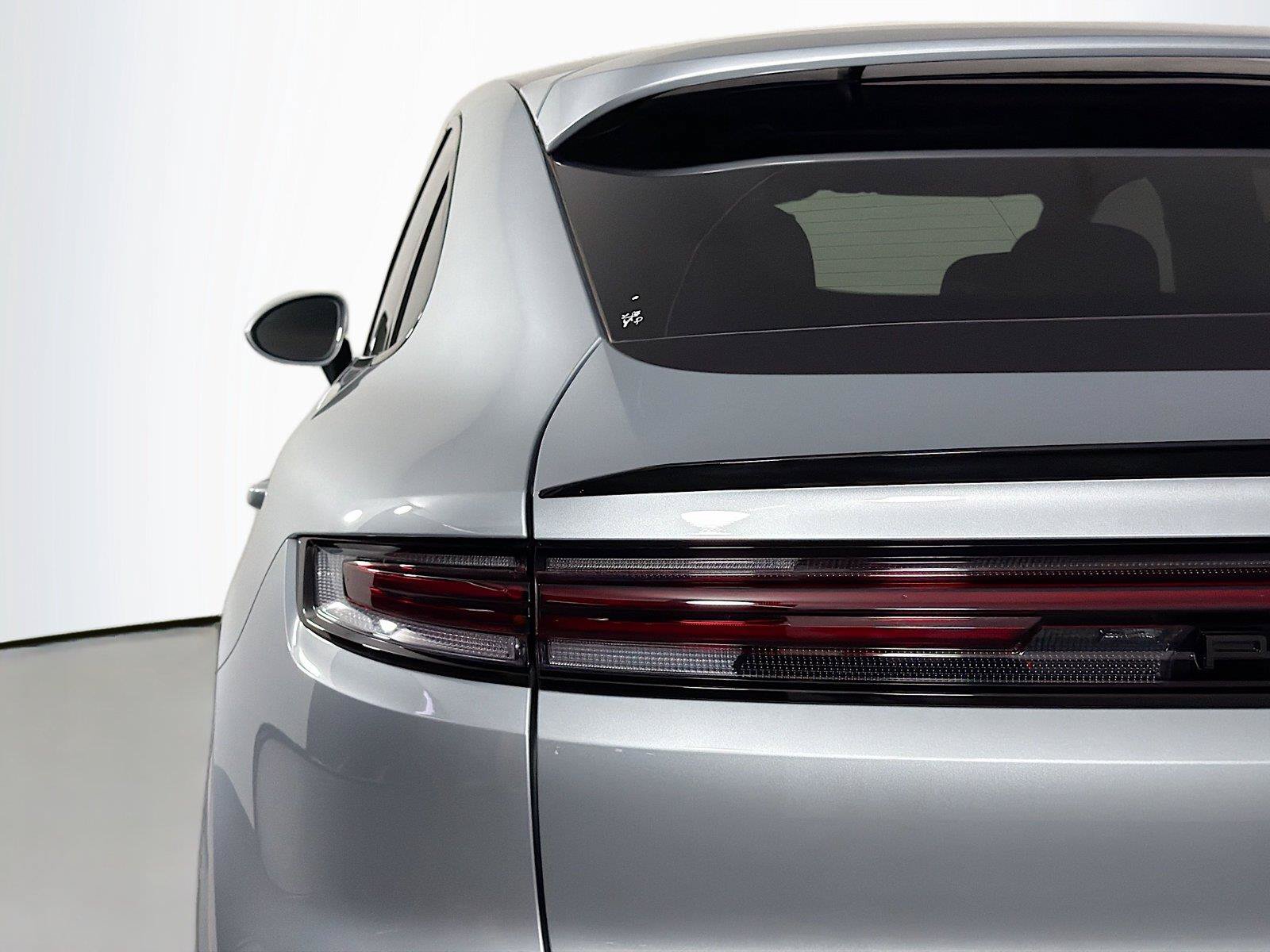 Certified 2025 Porsche Cayenne Coupe AWD/4WD image 16