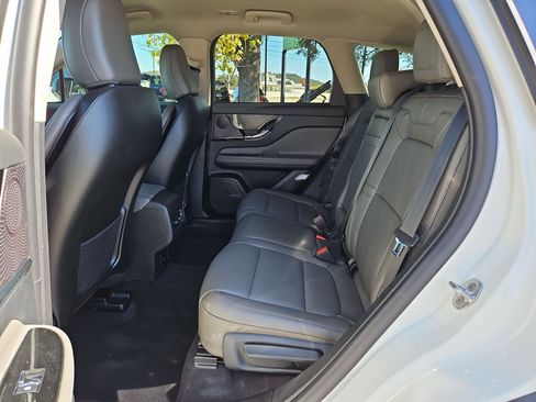 New 2026 Lincoln Corsair Premiere image 27