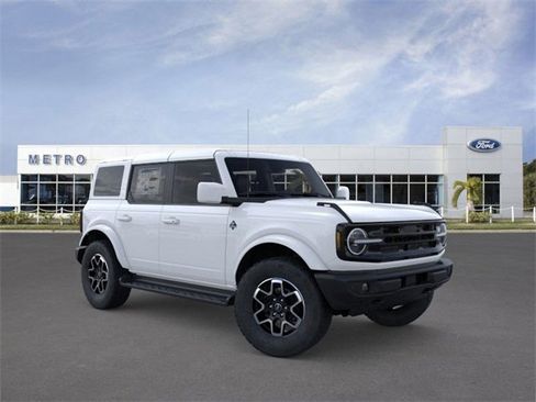 New 2025 Ford Bronco Outer Banks image 7