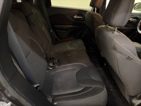 Used 2016 Jeep Cherokee Latitude w/ Cold Weather Group image 30