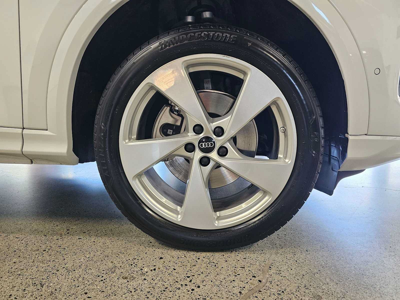 Used 2025 Audi Q5 Premium w/ Convenience Package AWD/4WD image 9