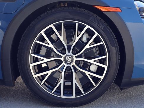 Certified 2022 Porsche Taycan 4 Cross Turismo image 26