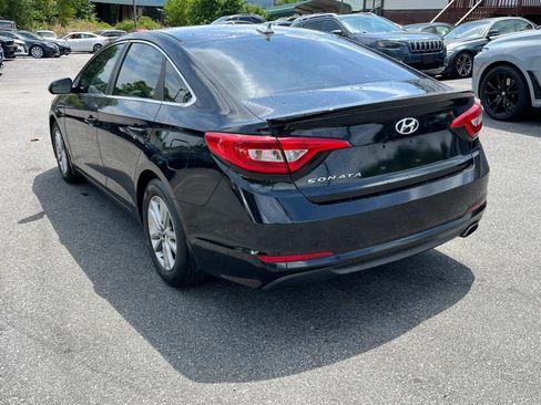 Used 2015 Hyundai Sonata SE w/ Option Group 09 FWD image 4