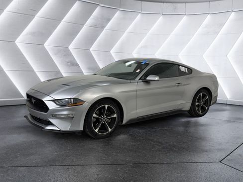 Used 2020 Ford Mustang Coupe RWD image 3