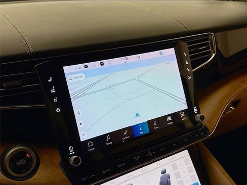 Used 2022 Jeep Grand Wagoneer Series III image 9