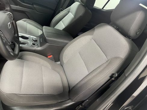 Used 2023 Chevrolet Traverse LT w/ Midnight/Sport Edition image 12