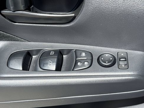 Used 2025 Nissan Kicks Play S FWD image 15