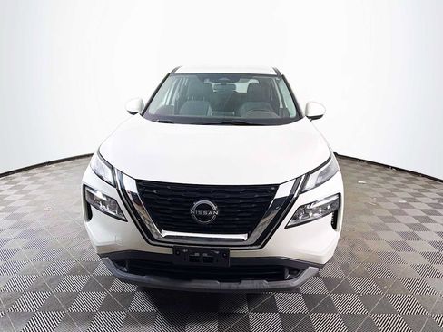 Certified 2023 Nissan Rogue SV FWD image 2