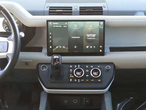 Used 2022 Land Rover Defender 110 S image 30