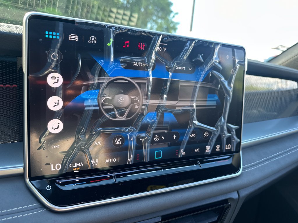 New 2026 Volkswagen Tiguan SE R-Line AWD/4WD image 16