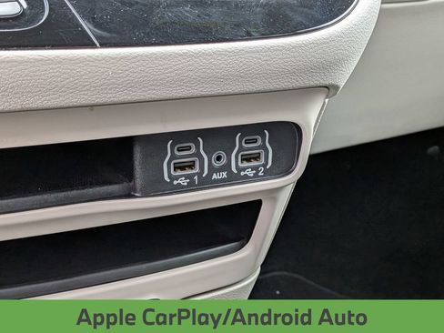 Used 2023 Chrysler Pacifica Touring-L FWD image 31