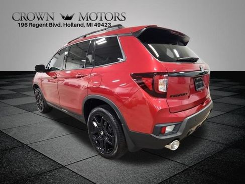 Used 2025 Honda Passport Black Edition image 5