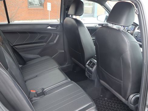 Used 2023 Volkswagen Tiguan SE R-Line image 23