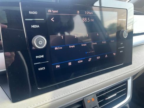 New 2025 Volkswagen Taos SE image 11