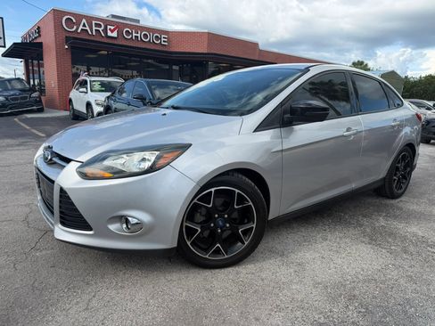 Used 2014 Ford Focus SE w/ Equipment Group 201A FWD image 1
