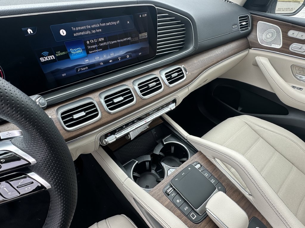 New 2026 Mercedes-Benz GLS 450 4MATIC image 32