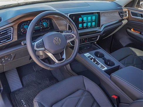 New 2026 Volkswagen Atlas SE image 8