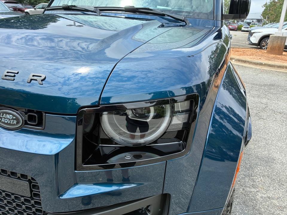 New 2026 Land Rover Defender 110 AWD/4WD image 26