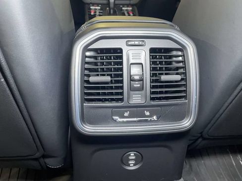 Certified 2026 Porsche Macan AWD/4WD image 25
