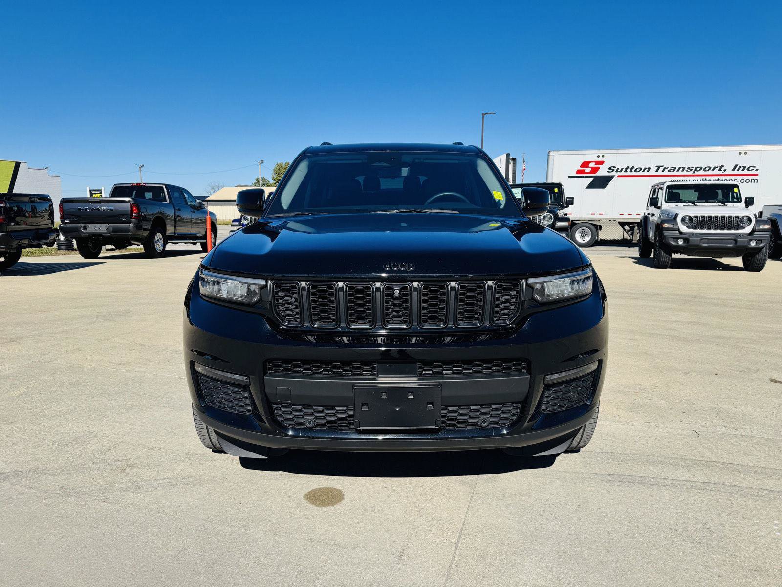 Used 2023 Jeep Grand Cherokee L Limited w/ Luxury Tech Group II AWD/4WD image 41