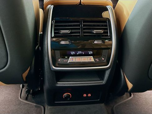 New 2026 BMW X7 xDrive40i w/ Premium Package image 18