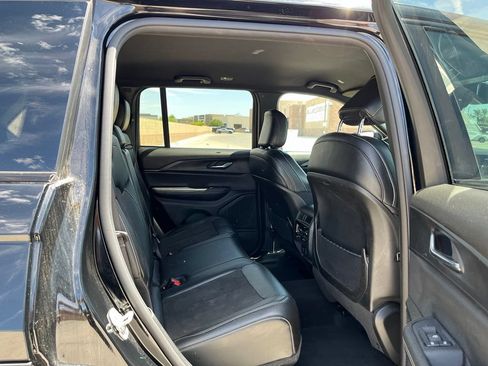 Certified 2024 Jeep Grand Cherokee Altitude AWD/4WD image 15