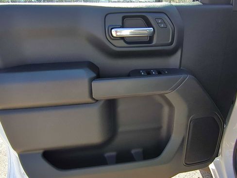 Used 2026 Chevrolet Silverado 1500 W/T image 10