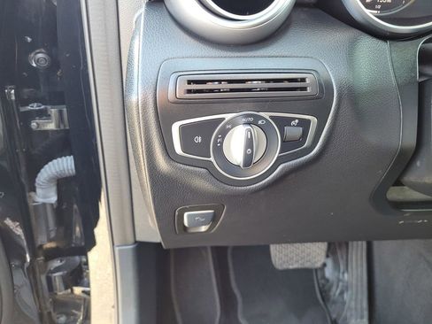 Used 2022 Mercedes-Benz GLC 300 image 25