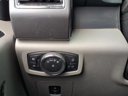 Used 2015 Ford F150 XLT w/ Equipment Group 302A Luxury AWD/4WD image 25