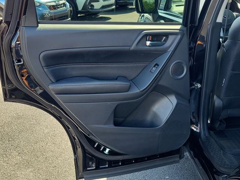 Used 2018 Subaru Forester 2.5i Touring AWD/4WD image 13