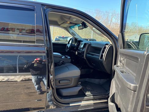 Used 2016 RAM 2500 Tradesman w/ Chrome Appearance Group image 45