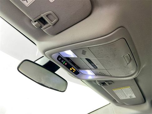 Used 2019 Chevrolet Equinox LT image 11