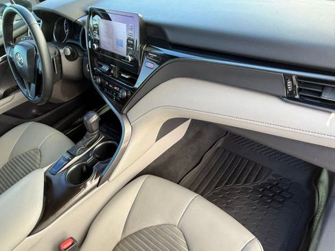 Certified 2022 Toyota Camry SE image 33