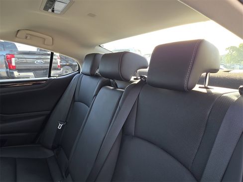 Used 2021 Lexus ES 300h w/ Premium Package image 16