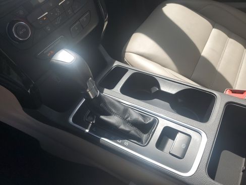 Used 2017 Ford Escape Titanium FWD image 20