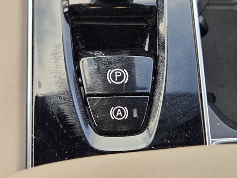 Used 2026 Volvo XC90 B5 Plus w/ Protection Package Premier image 39