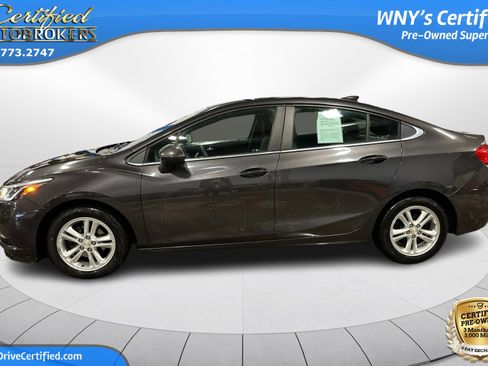 Used 2016 Chevrolet Cruze LT image 9