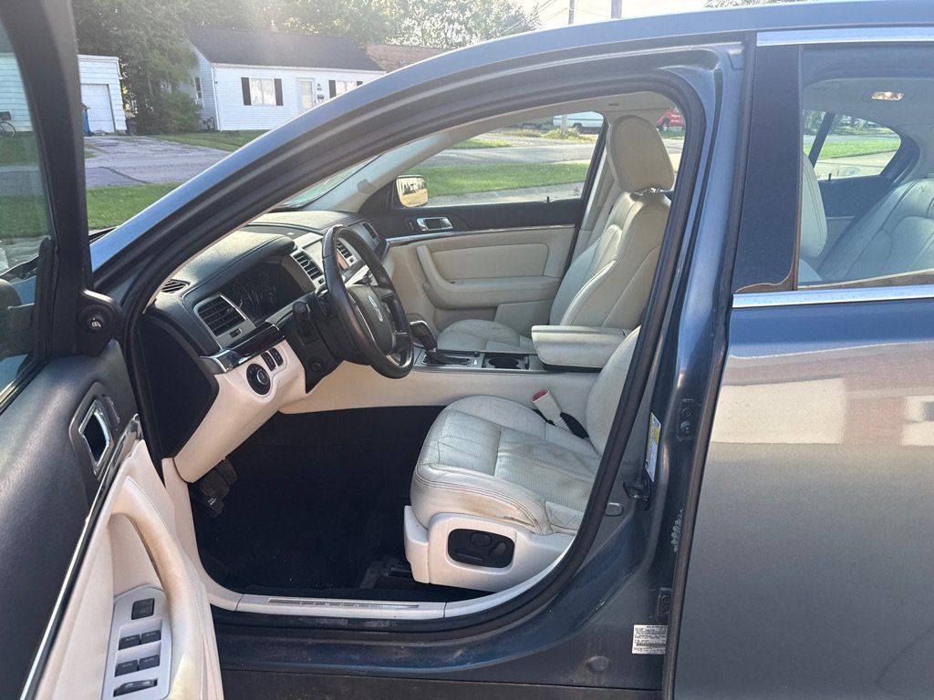 Used 2010 Lincoln MKS AWD image 10