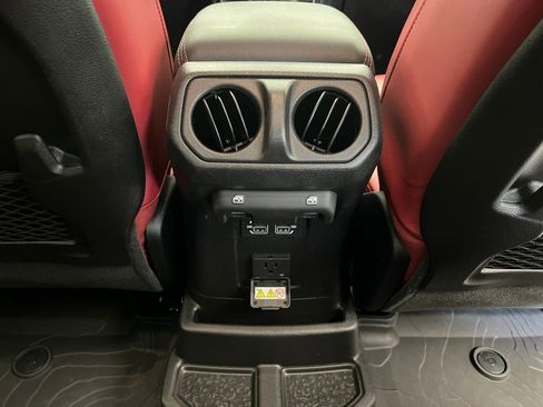 Used 2024 Jeep Wrangler Unlimited Rubicon 392 image 10
