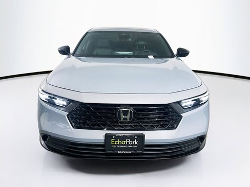 Used 2025 Honda Accord Sport image 2