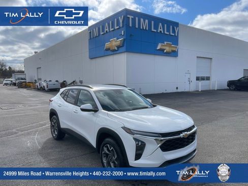 New 2026 Chevrolet Trax LT FWD image 1