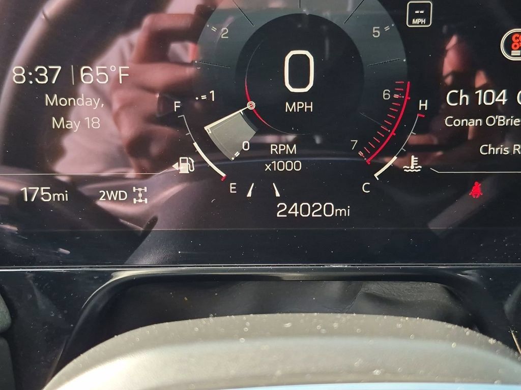 Used 2025 GMC Yukon Denali AWD/4WD image 4