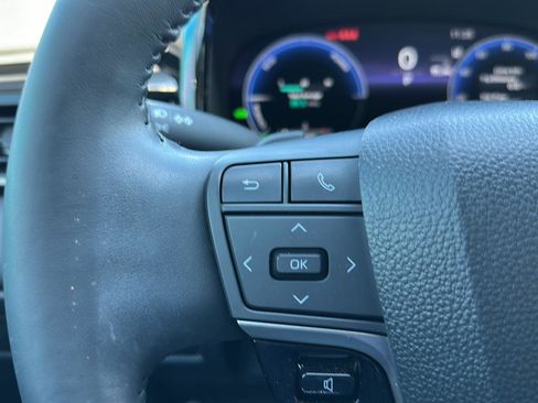 Used 2025 Toyota Camry XSE image 31