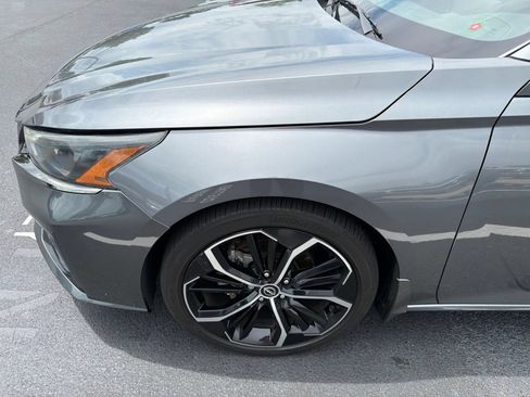 Used 2024 Nissan Altima 2.5 SR w/ SR Premium Package FWD image 10