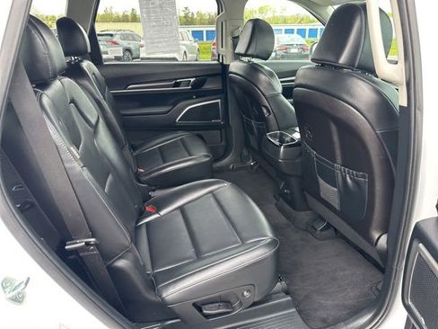 Used 2025 Kia Telluride S FWD image 9