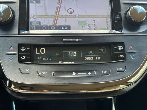 Used 2018 Toyota Avalon Limited FWD image 24