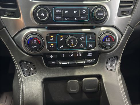 Used 2020 Chevrolet Suburban LT AWD/4WD image 29