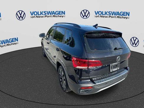 Certified 2024 Volkswagen Taos S FWD image 12