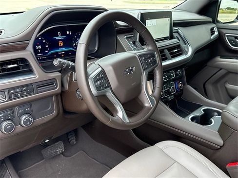 Used 2023 Chevrolet Tahoe Z71 w/ Luxury Package image 19